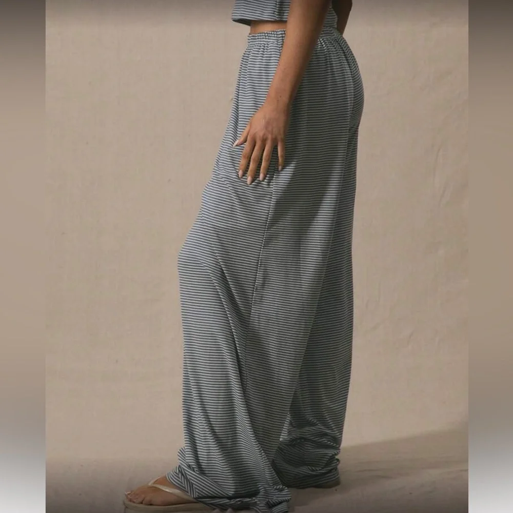 Striped Wide-Leg Lounge Pants - Gray & White - Picture 3 of 5